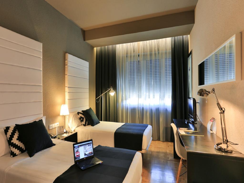 Habitus Hotel Leyre Παμπλόνα Εξωτερικό φωτογραφία